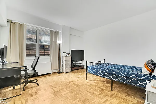 Rented by Brown Harris Stevens | media 9