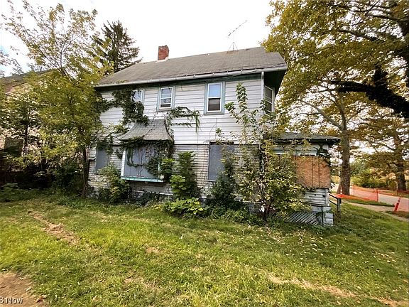 3rd image of 10520 Columbia Ave