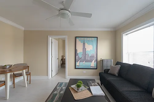 1246 W. Pratt Photo 1