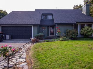 2453 Huntington Ln, Medford, OR 97504