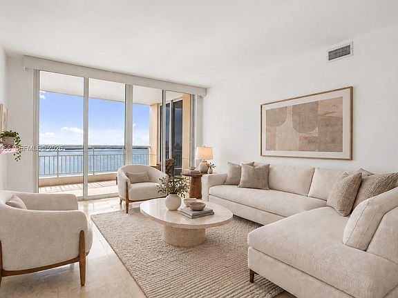 3rd image of 808 Brickell Key Dr APT 2002