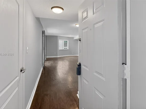 280 SW 20th Rd APT 904, Miami, FL 33129