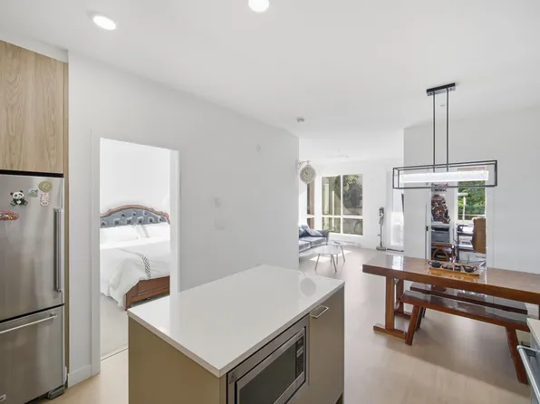 7588 16th St, Burnaby, BC V3N 4N7