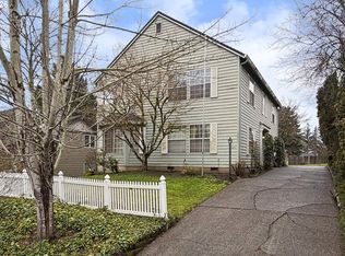 17915 Monticello Dr, Gladstone, OR 97027