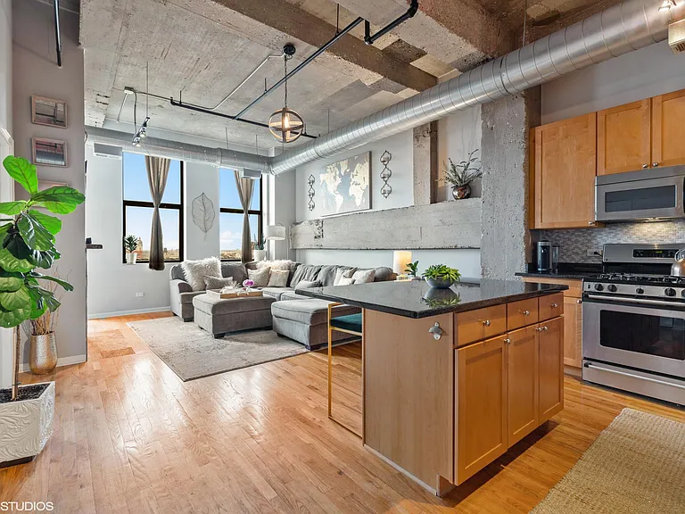 758 N Larrabee St #706 — Photo 2