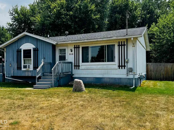 810 E King St, Corunna, MI 48817