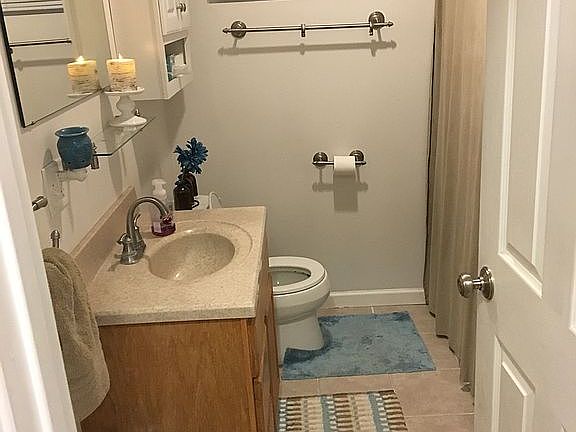 Main floor bathroom 