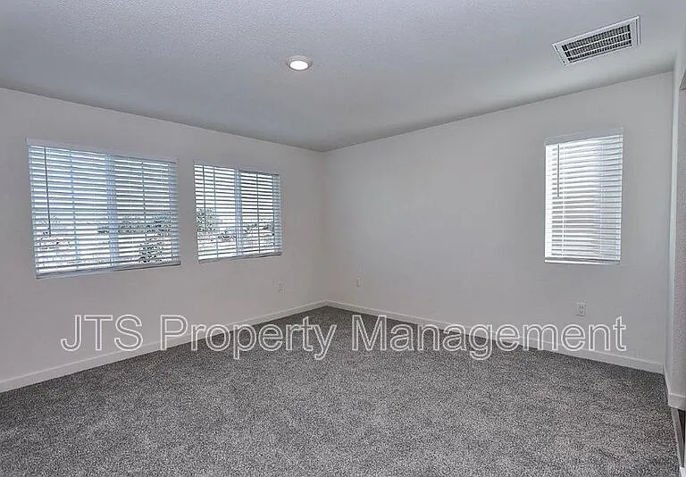 2097 Shady Tree Cir — Photo 40