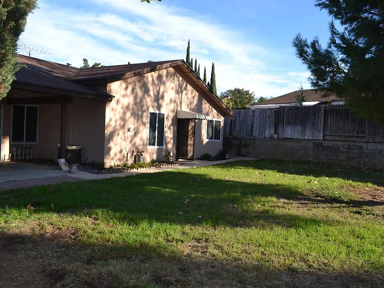 1235 Page Cir — Photo 11
