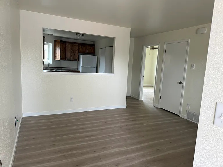 2139 E Hancock St #C — Photo 4