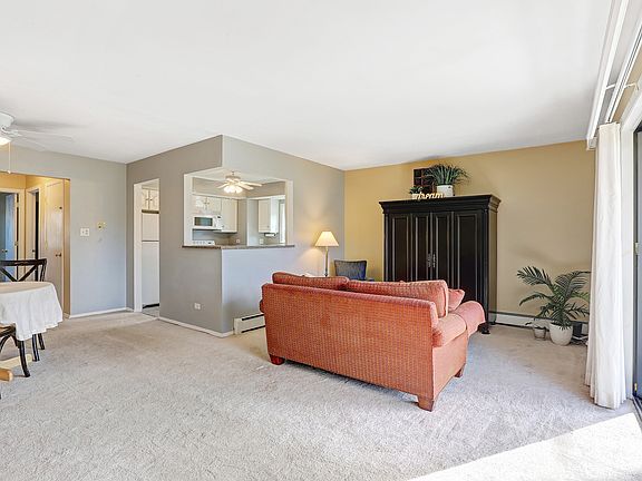 3rd image of 833 S Dwyer Ave APT B