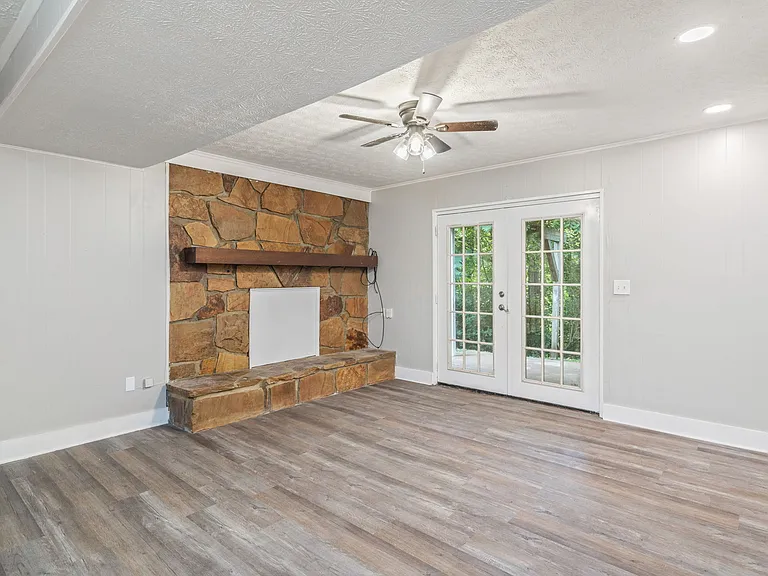 2823 Colt Dr #4 — Photo 3