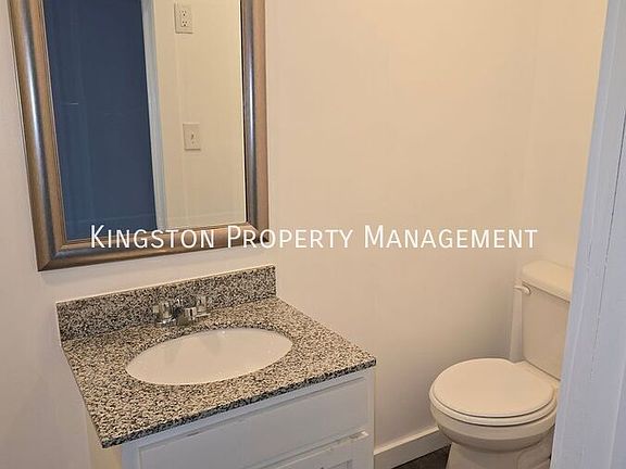 3rd image of 515 1/2 Clark St