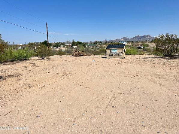 las-cruces-new-mexico-2062632538 picture