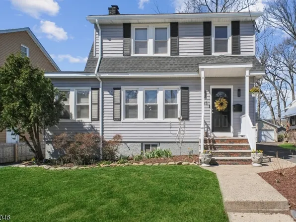35 Brookwood Dr, Maplewood Twp., NJ 07040