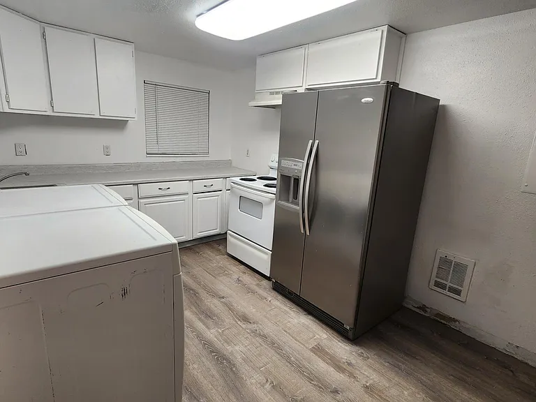 8532 SE Woodstock Blvd — Photo 3