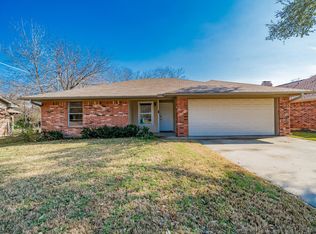 1814 Shawnee St, Denton, TX 76209