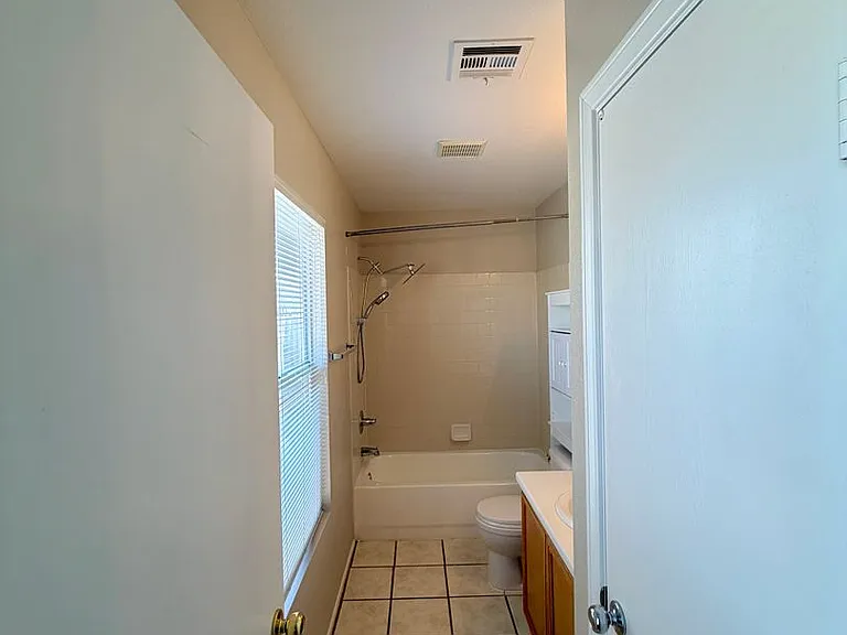 5712 Viberti Ct — Photo 18