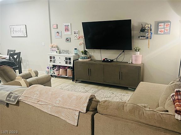 3rd image of 7213 Sunray Point St