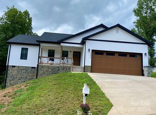 1213 Winter Pl, Lenoir, NC 28645