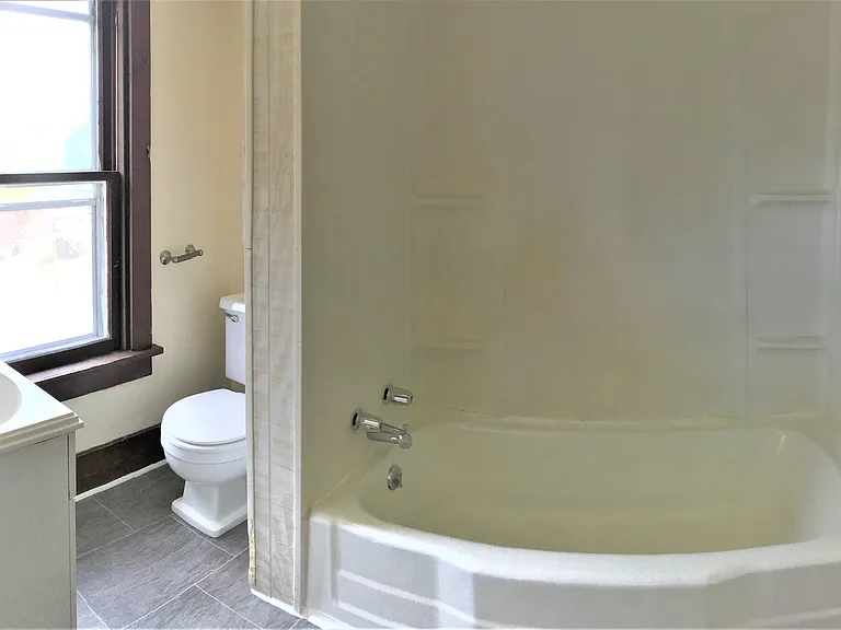 Bathroom (Pano View)