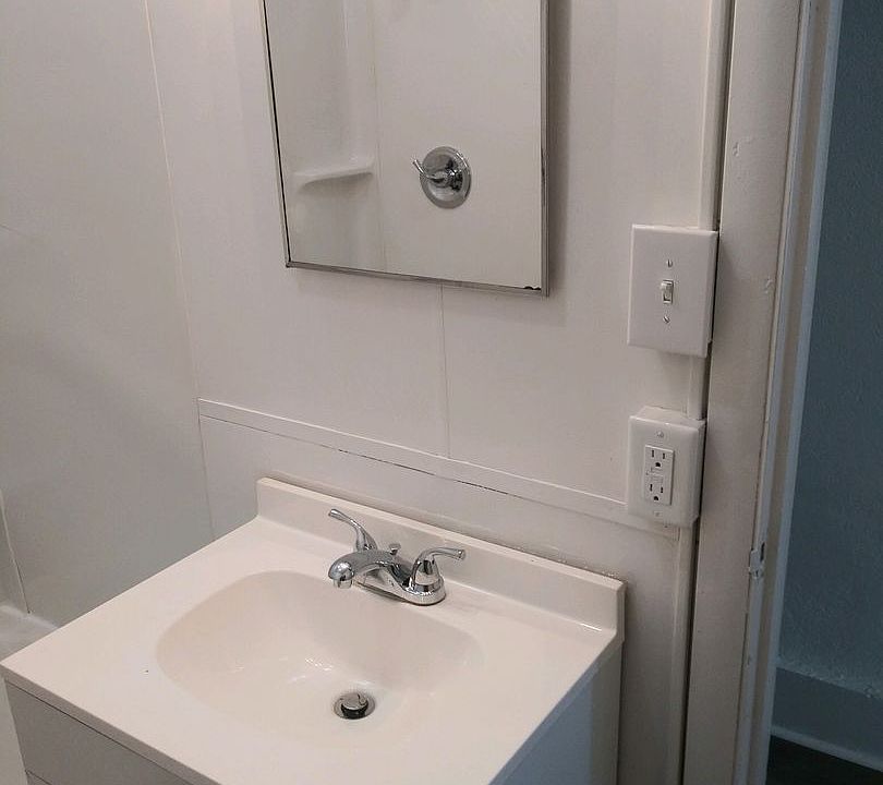 2nd image of 101 N G St