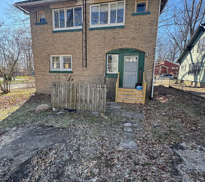 1st image of 1017 Vine St