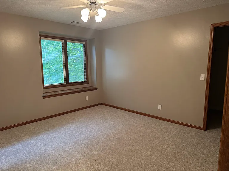 16728 Leavenworth Cir — Photo 34