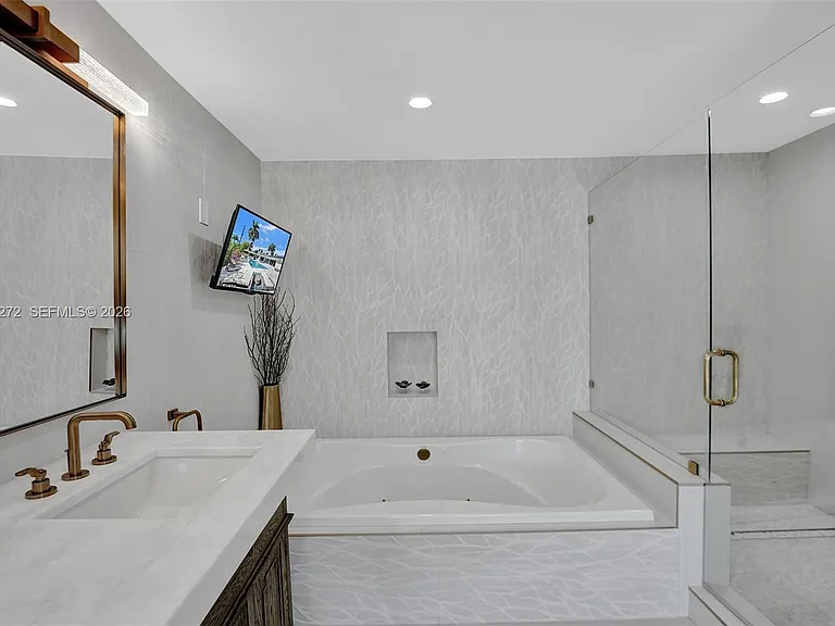 1230 Adams St — Photo 28