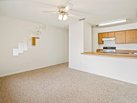 3rd image of 3842 Osprey Cir APT C