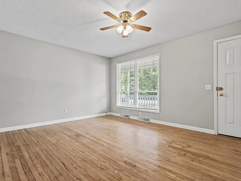 154 Forest Dr — Photo 6