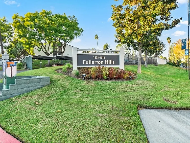 Fullerton Hills — Photo 28