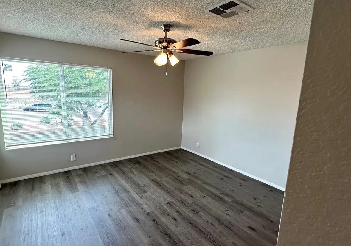 3 bed, 1345 sqft, $1,550 — Photo 3