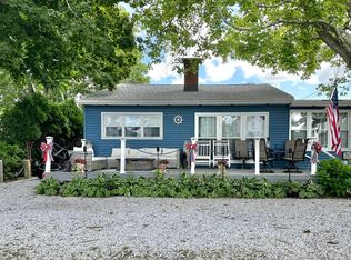 54 Hartford Ave, Old Saybrook, CT 06475
