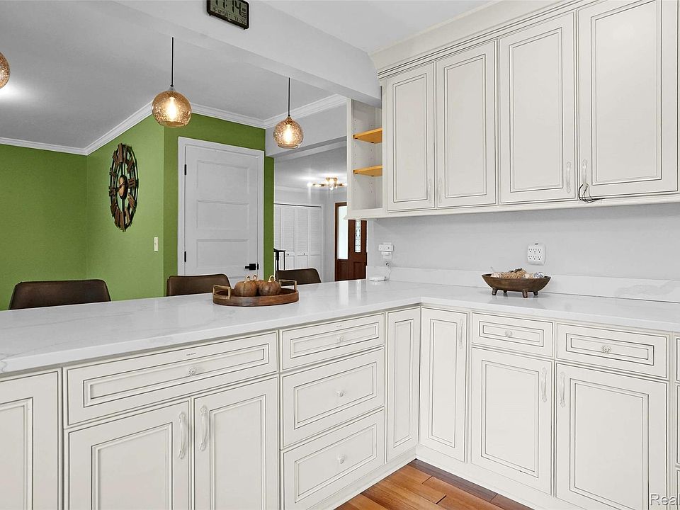 5076 Watergate Rd, photo 24