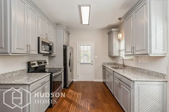8728 Sam Dee Rd — Photo 5