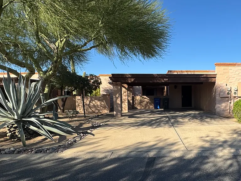 4209 E Blanton Rd — Photo 1
