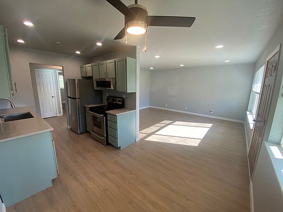 4th image of 6303 53rd Ave NE #A