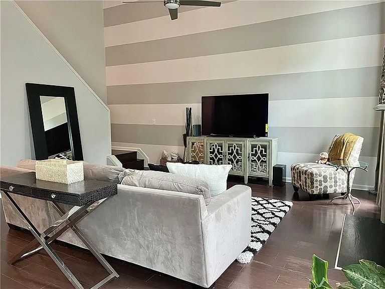 2584 Alvecot Cir SE — Photo 6