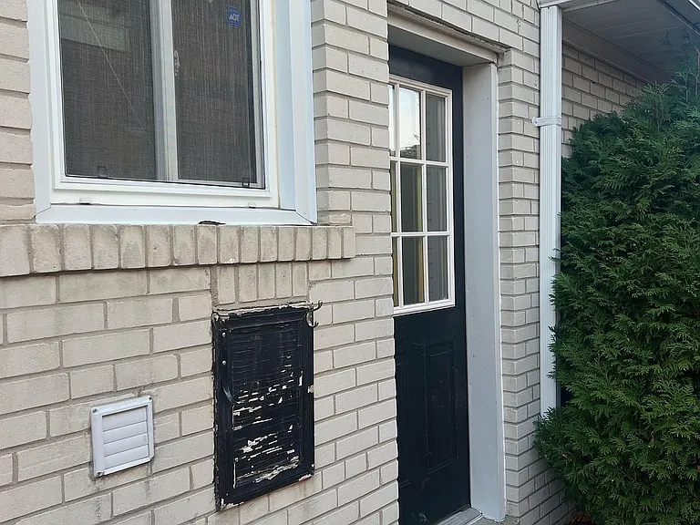 1040 Runningbrook Dr #BASEMENT — Photo 4