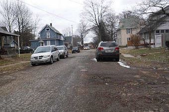 2nd image of 626 Perry Ave SW