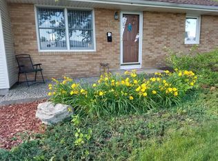 1004 Francis Dr, Champaign, IL