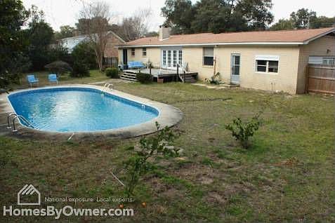 1st image of 1105 Carter Dr