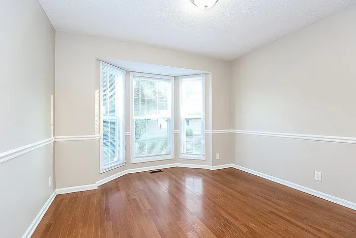 951 Roedeer Dr — Photo 6