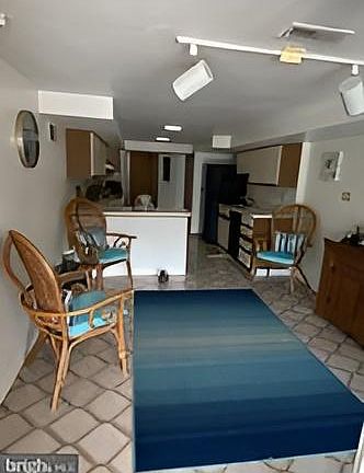 One bedroom FURNISHED apartment!