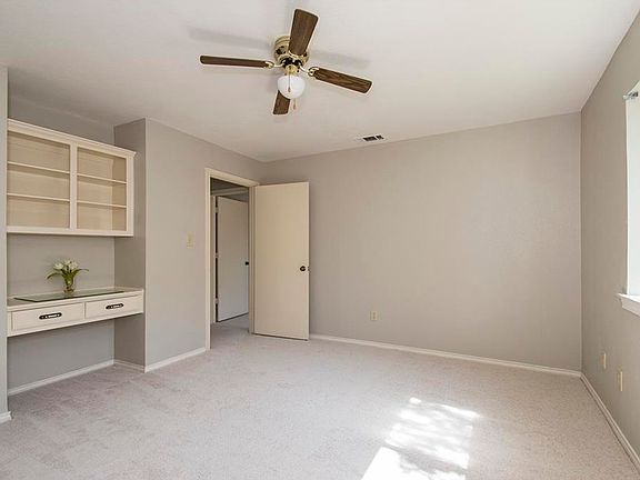 5th image of 4043 Kentshire Ln
