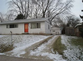 1523 Adams St, Lake In The Hills, IL 60156