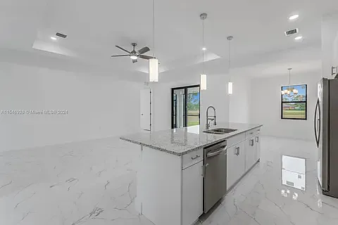 3016 42nd St SW — Photo 13