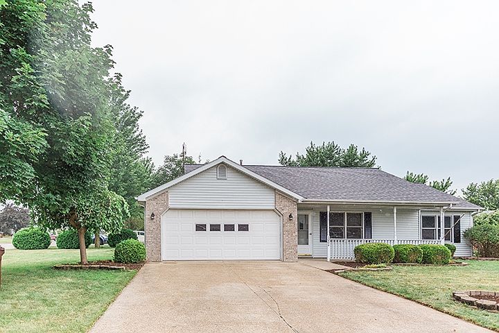 1st image of 1004 Abbey Ln