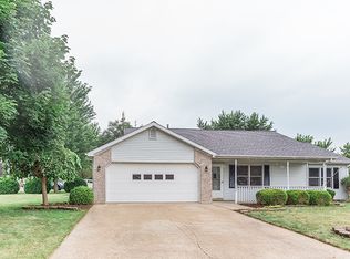 1004 Abbey Ln, Bluffton, IN 46714